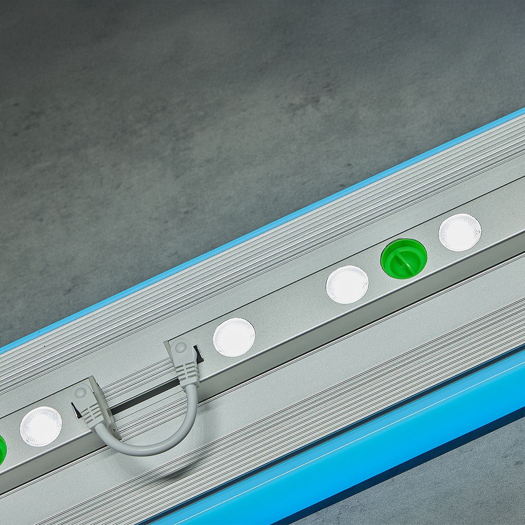 Push-and-twist LUMI-EDGE lighting kit connection