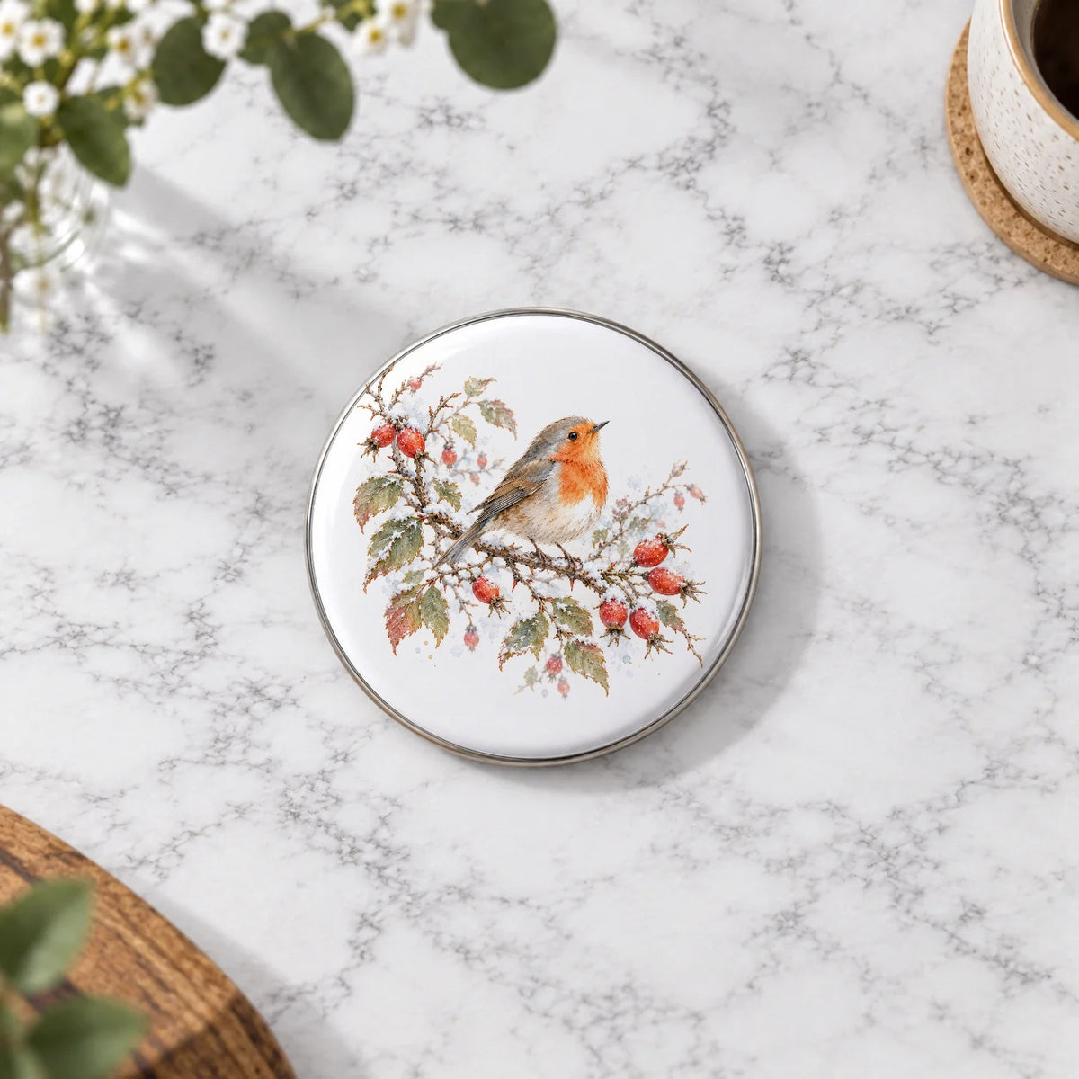 Winter Robin and Rosehips Greeting Card – Badge Large