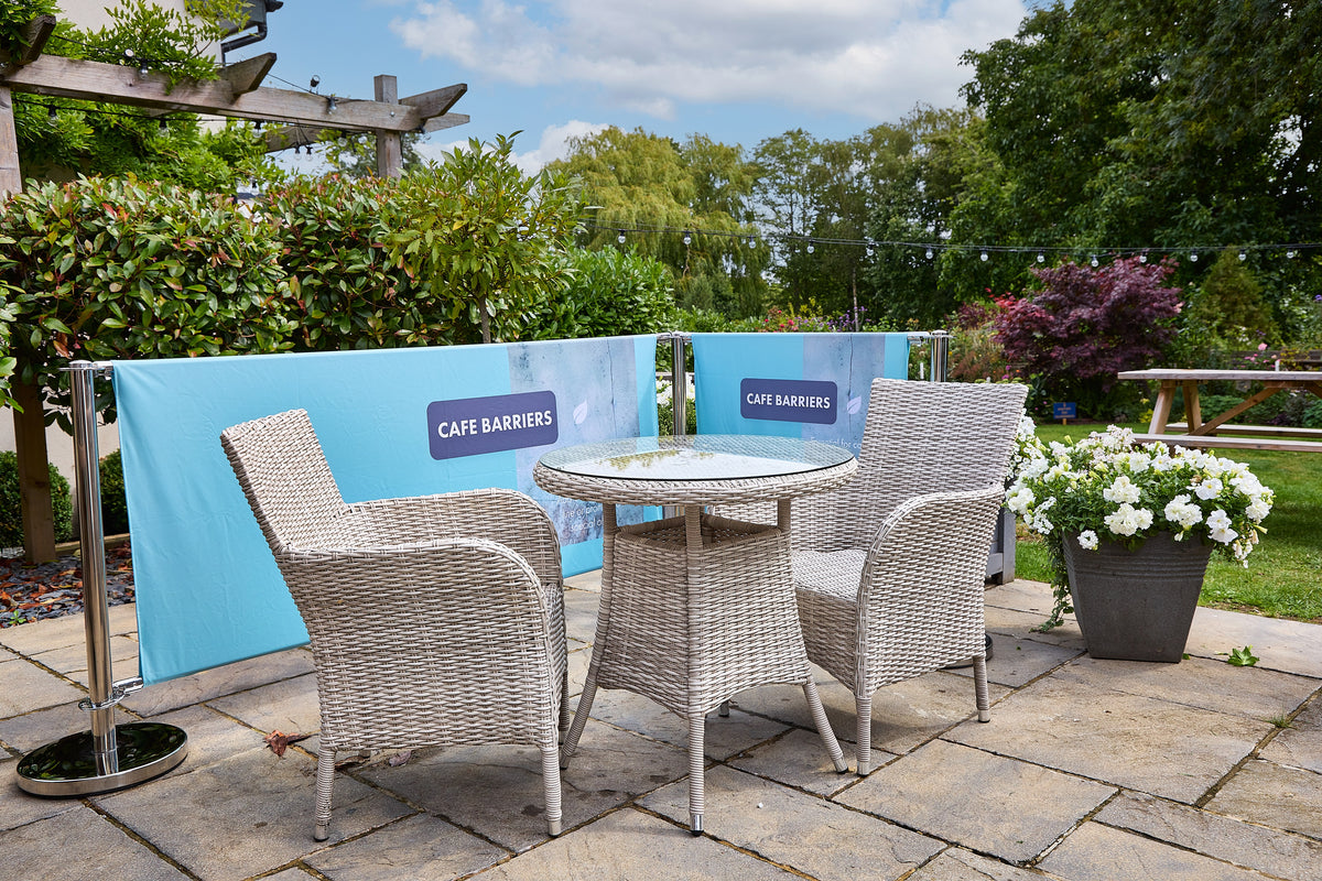 Chrome Cafe Barrier outdoor cafe system in use